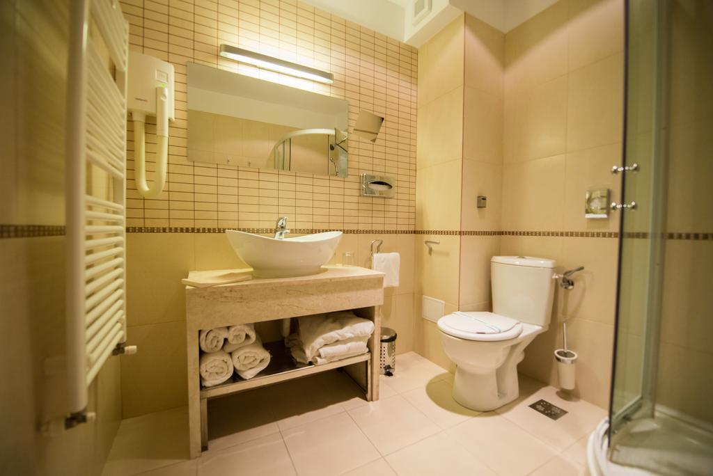Imago Boutique Hotel ママイア エクステリア 写真