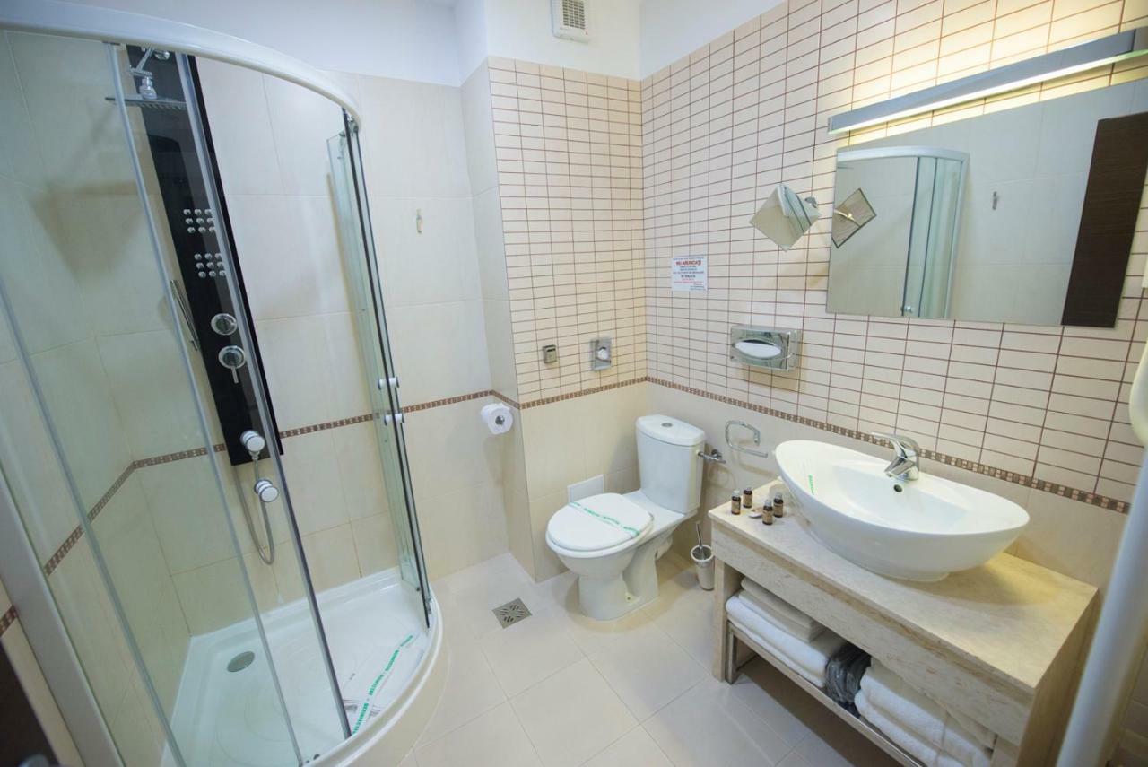 Imago Boutique Hotel ママイア エクステリア 写真